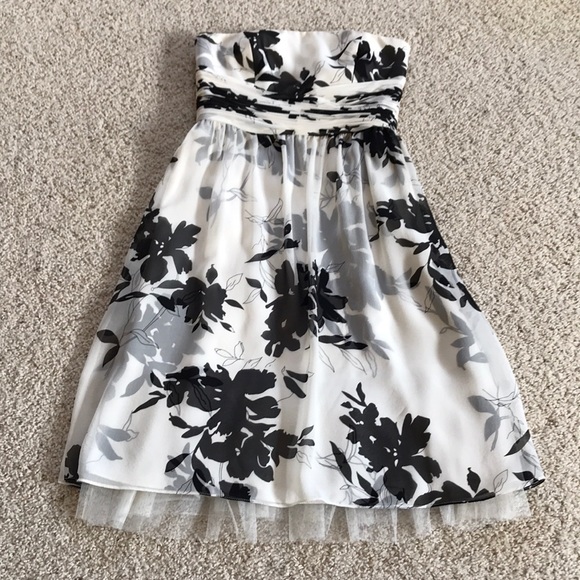 Ann Taylor, Stunning Silk & Tulle Floral Dress! - Picture 2 of 6